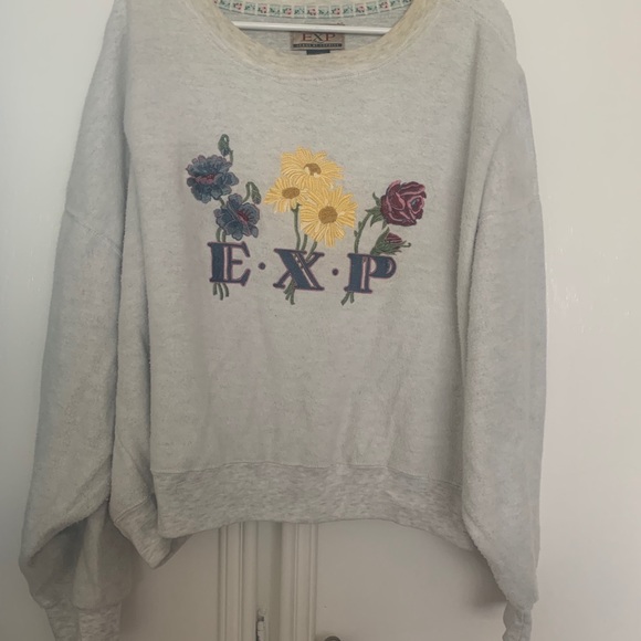 💐 3/$30 Express Vintage Crop Sweatshirt - Picture 1 of 2